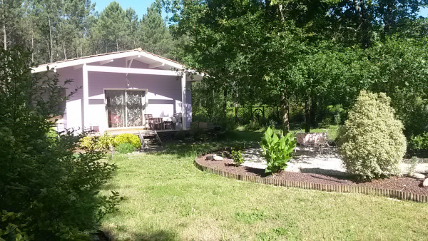 Joli Petit chalet en bois dans un parc paysager (et 2 chambres d'hôtes dans la rubrique hébergement) au nord du Bassin d'Arcachon et au sud de Lacanau