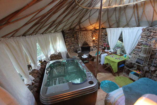 La yourte "Le toit du monde"