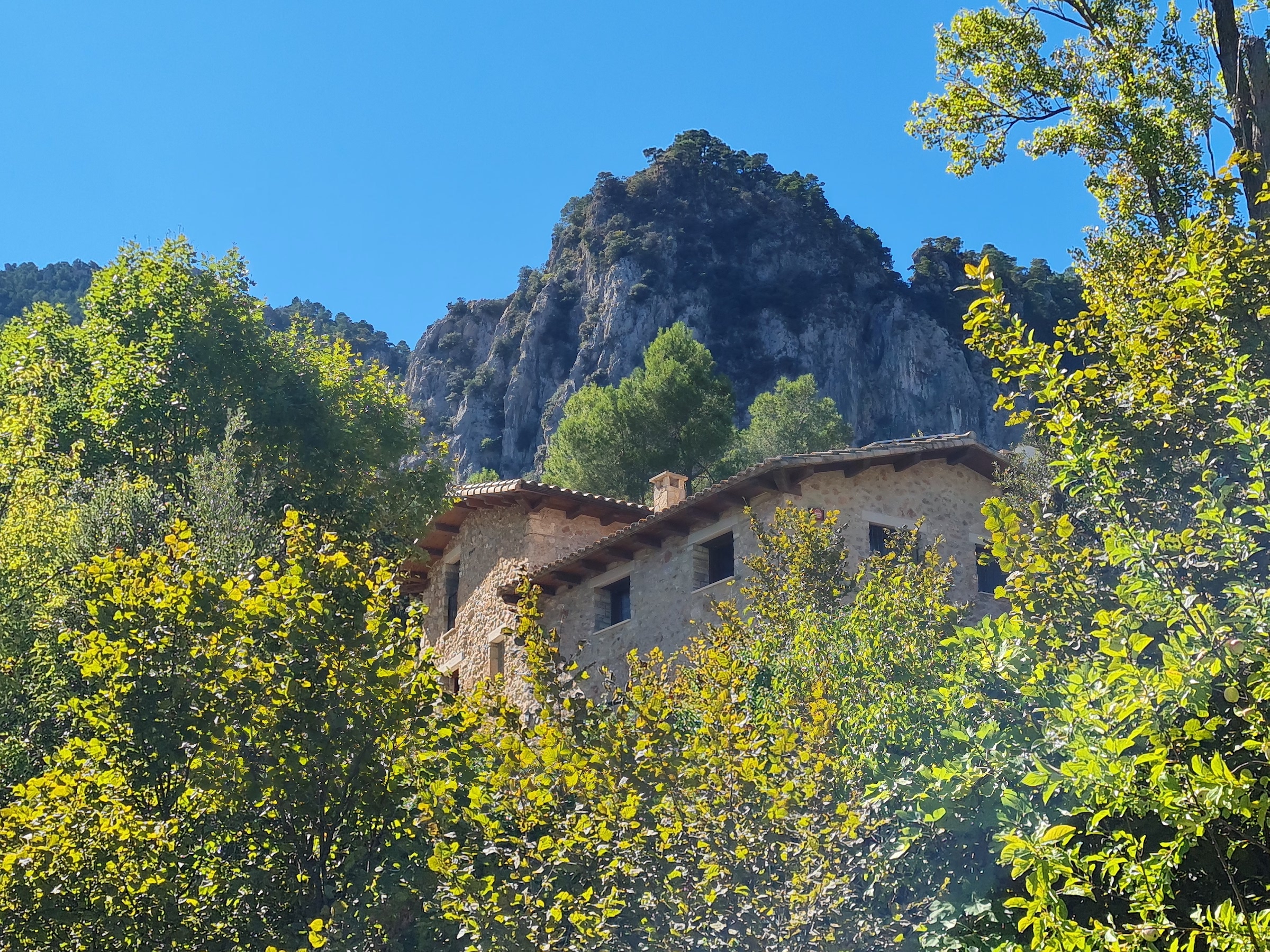Chambre Fraternité pour 4 personnes dans magnifique demeure rustique