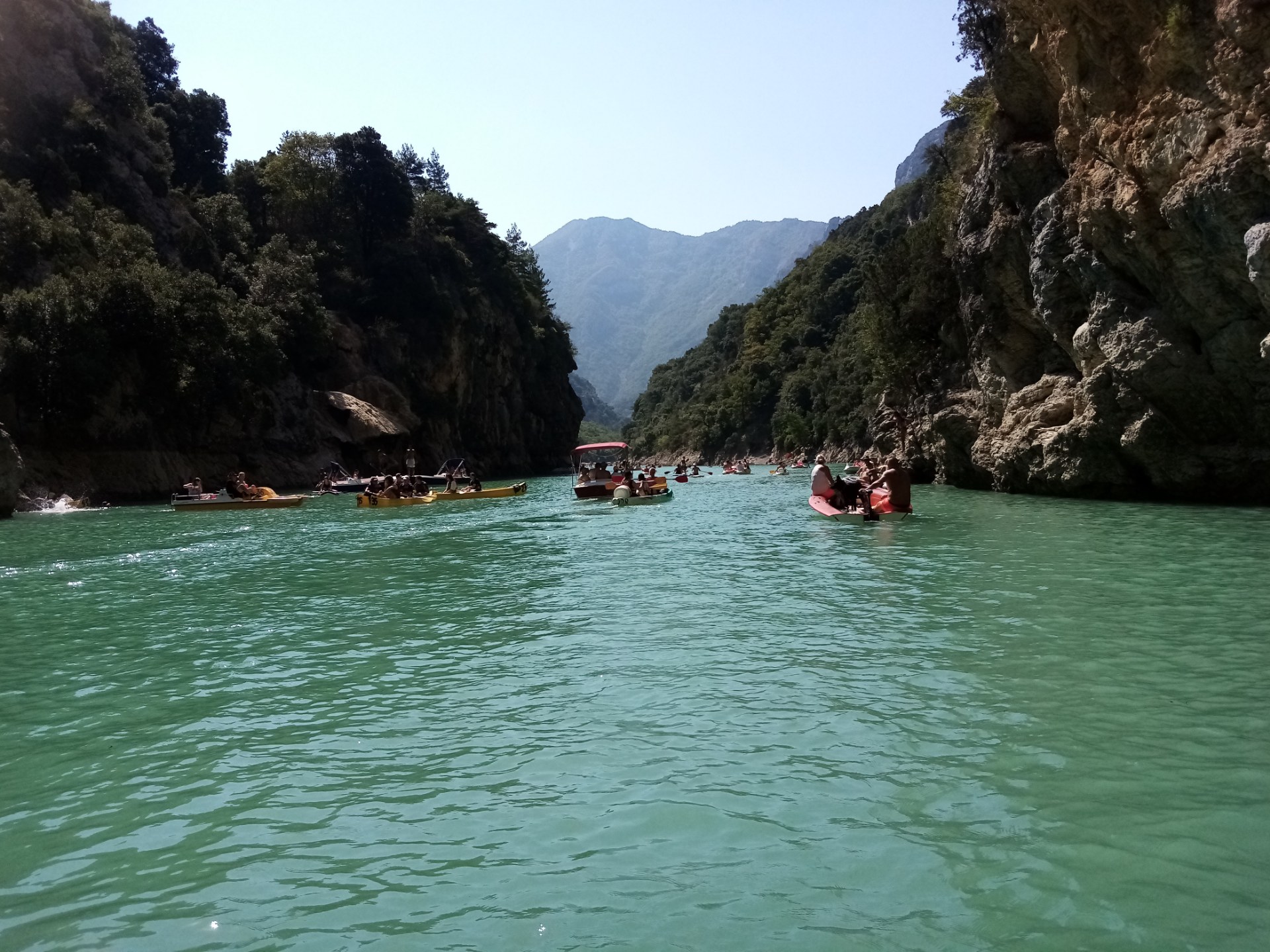 Location jusqu'à 15 personnes à 15 minutes du Lac de Sainte-Croix & 30 des Gorges du Verdon